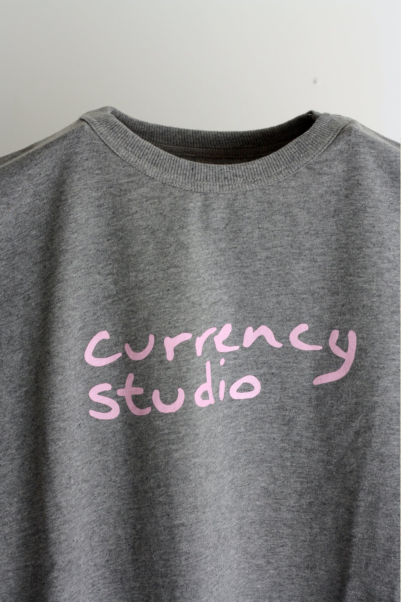 CURRENCY STUDIO BY HAND SHORT SLEEVE