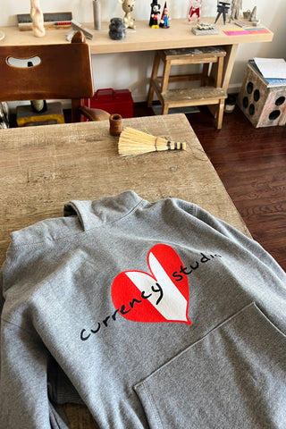 HEART BY HAND PULLOVER GREY